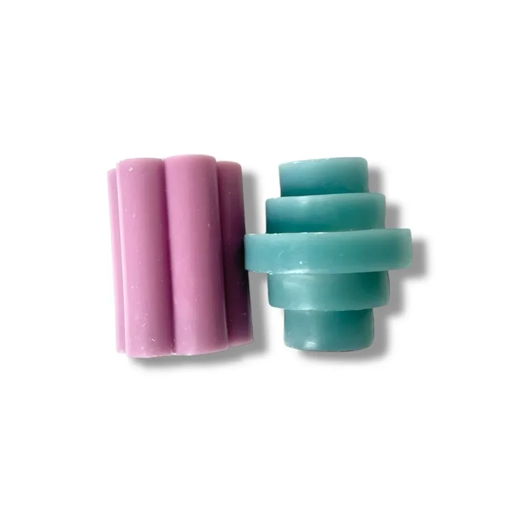 NWT Set of 2 Candles, Fun Flower and Tiered Cylindrical Candle